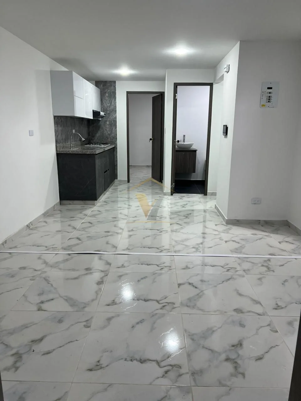 Apartamento en cuarto piso, barrio El Bosque - foto 1