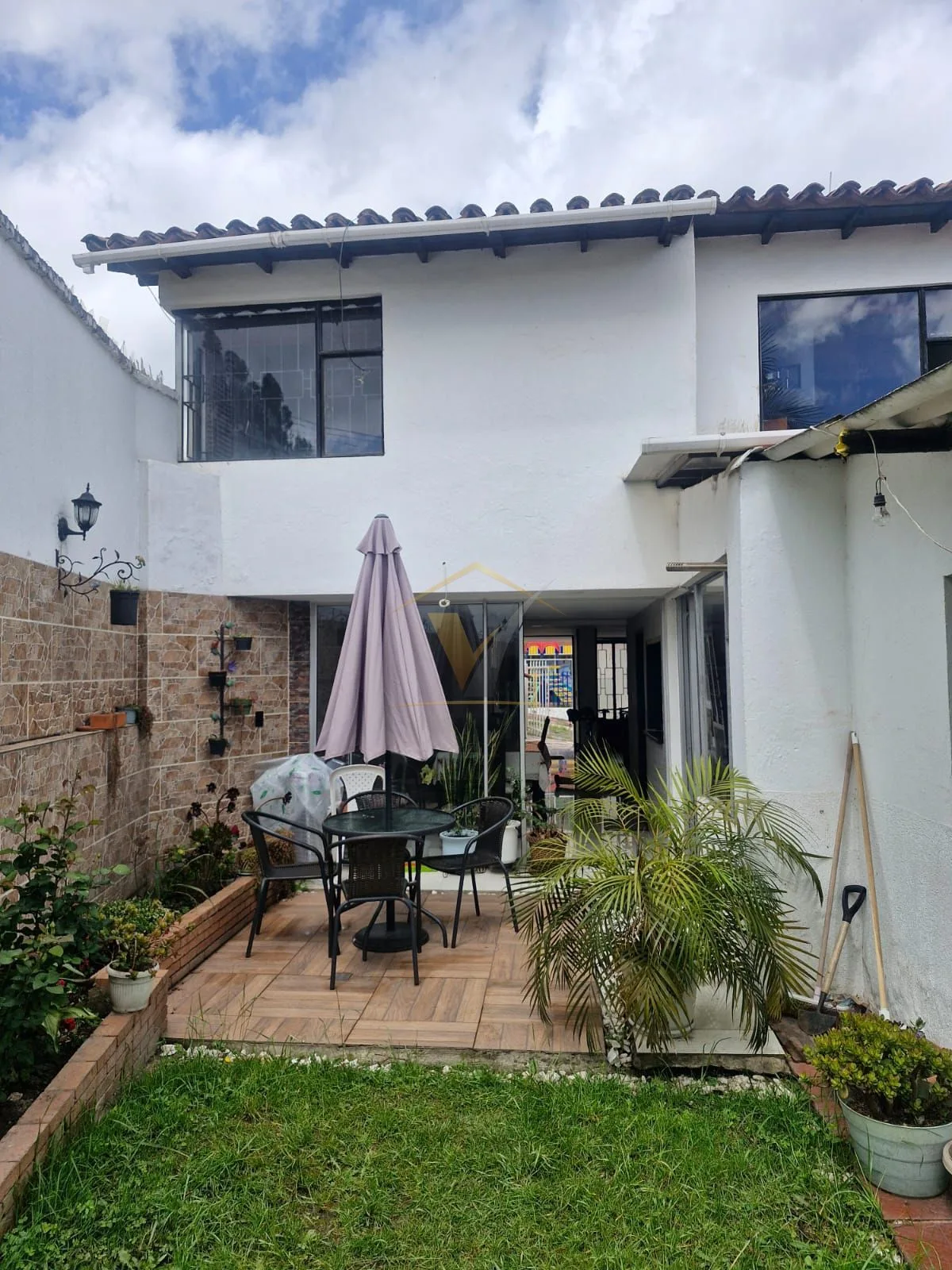 Casa en el barrio Los Alisos - foto 1