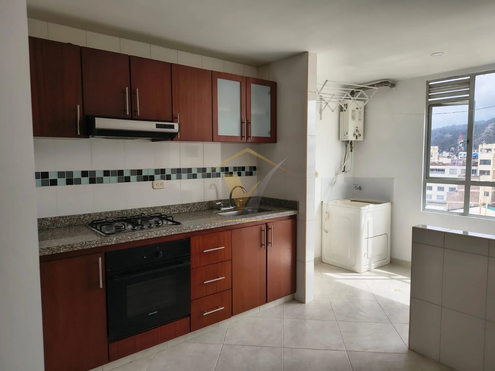 Apartamento central en séptimo piso - foto 1
