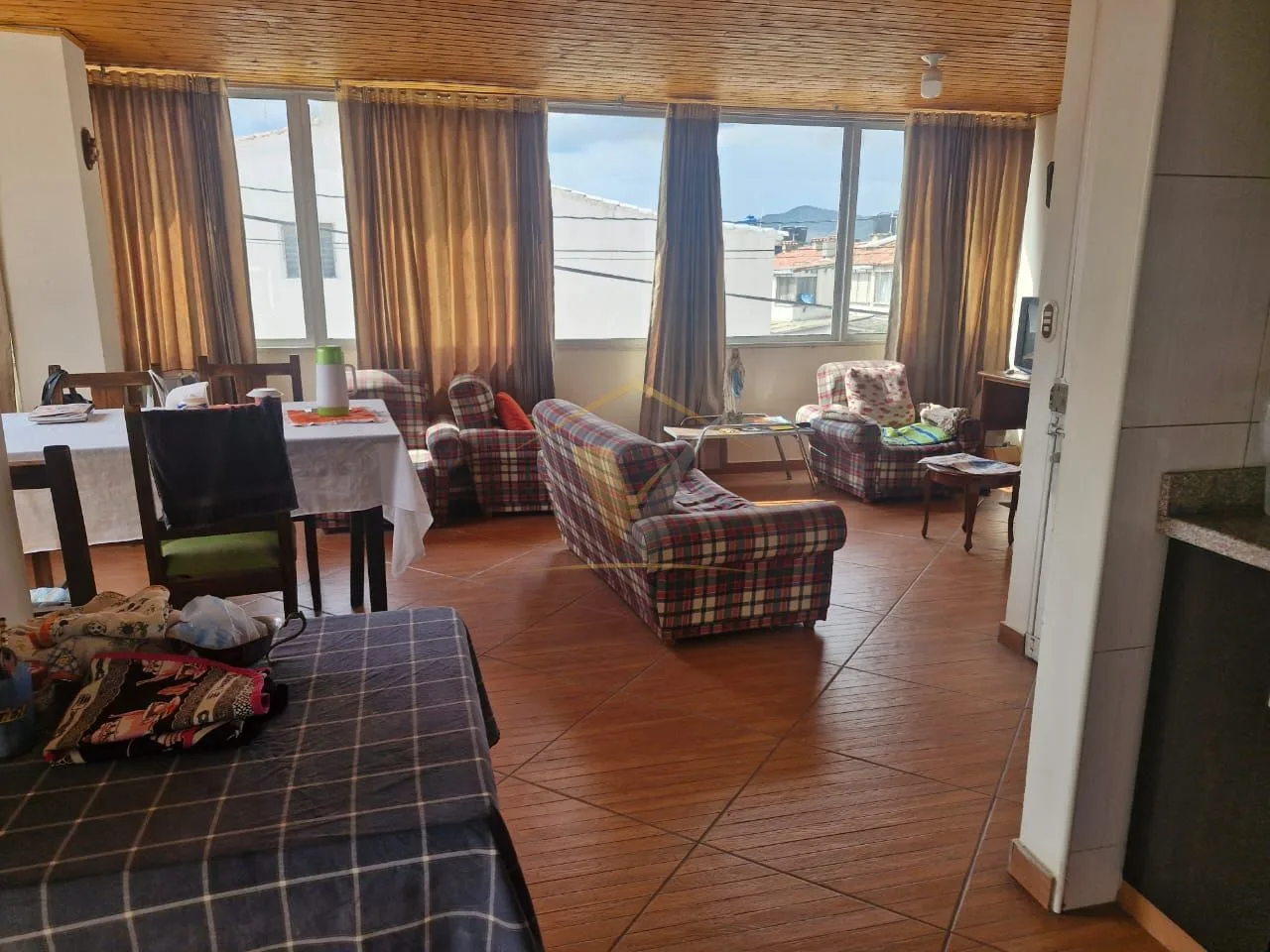 Apartamento amplio y esquinero en segundo piso, barrio El Jardín - foto 1