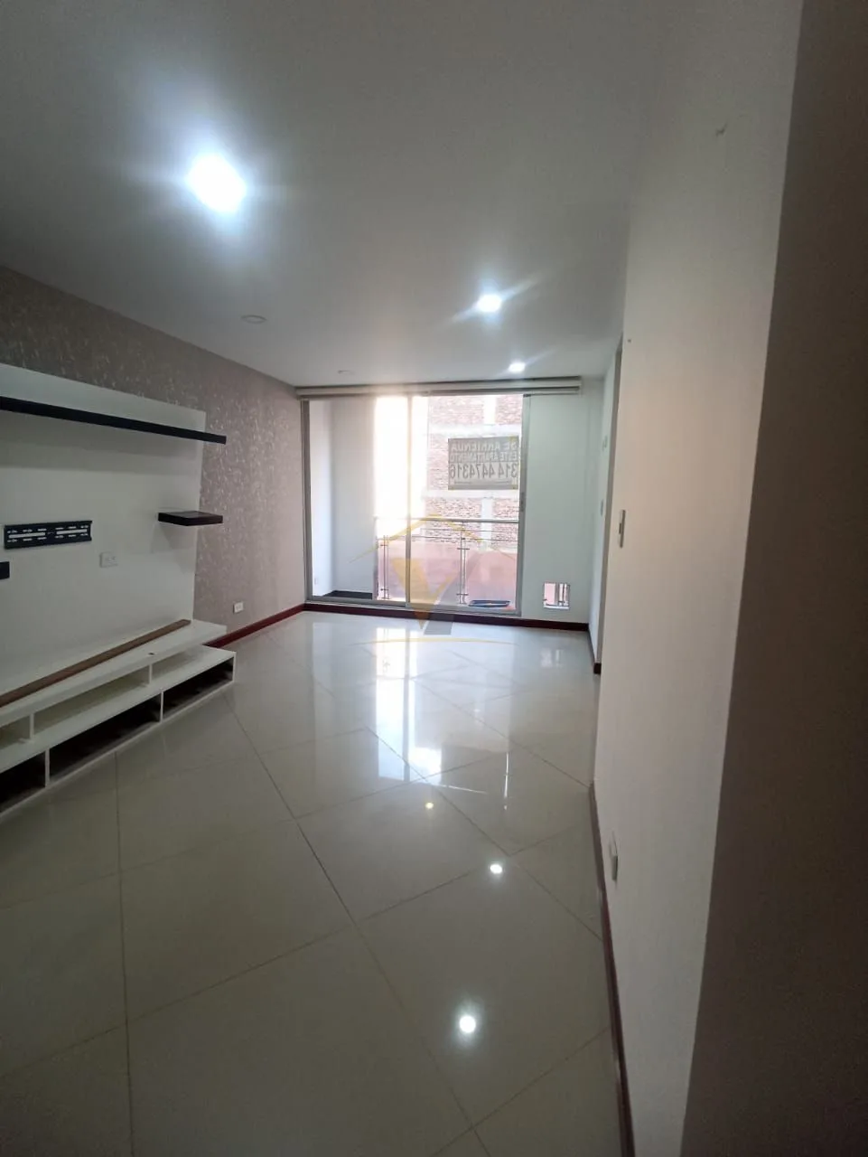 Apartamento central en tercer piso con ascensor - foto 1
