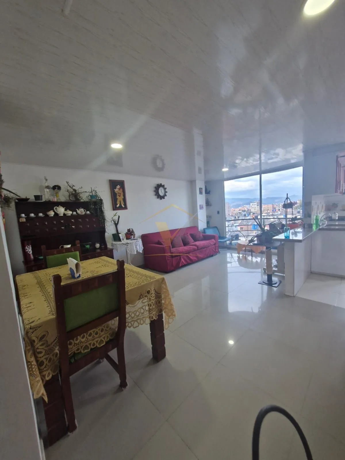 Apartamento en quinto piso, barrio Cataluña - foto 1